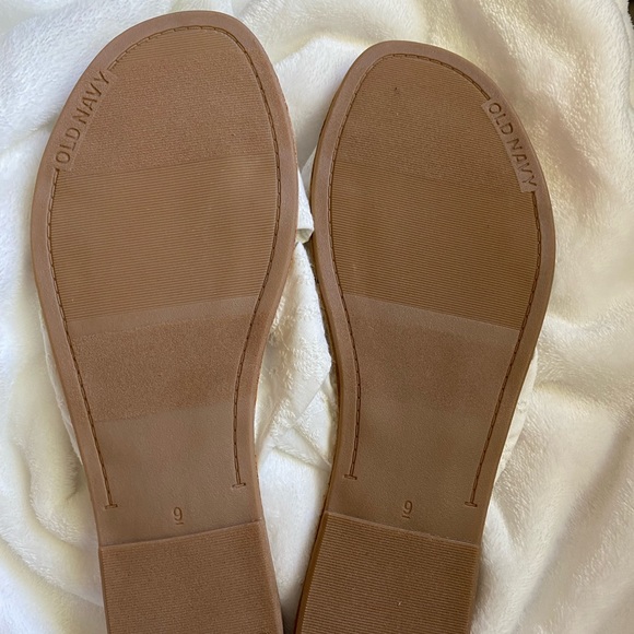 Never Been Worn Old Navy White Eyelet Sandal Slides - Picture 2 of 3